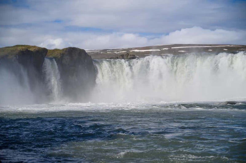 Akureyri: Day Trip to Goðafoss, Lake Mývatn & Nature Baths - Goðafoss: a dramatic first stop
