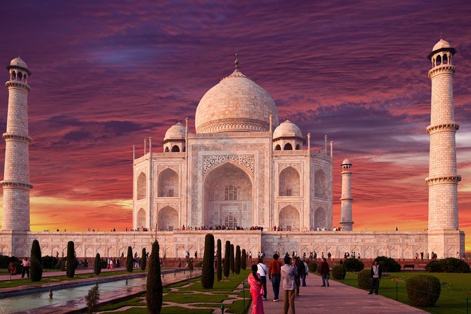 All Inclusive Day Trip to Taj Mahal, Agra Fort and Baby Taj from Delhi by Car - Seeing the Taj Mahal without handling the ticket line