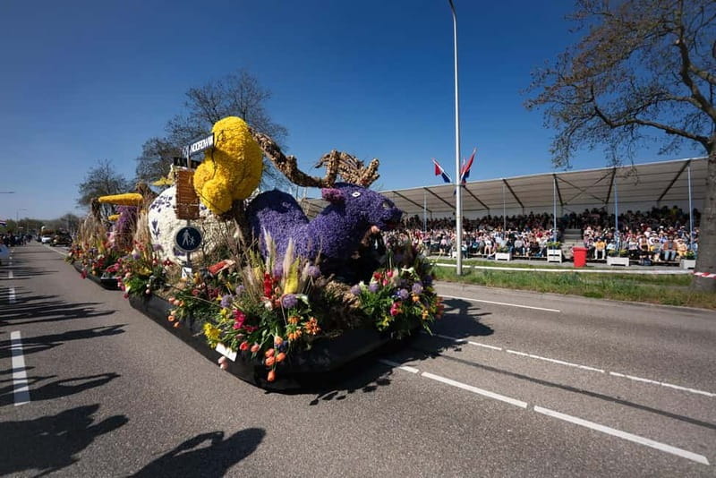 Amsterdam: Day Trip to Flower Parade & Keukenhof on April 18 - The morning transfer from This is Holland