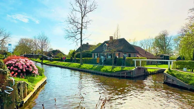 Amsterdam: Giethoorn & Zaanse Schans Small Group Day Trip - Practical details before you reserve