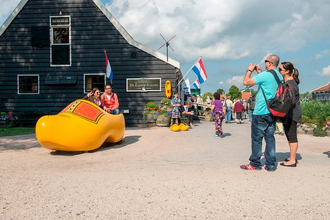 Amsterdam: Keukenhof and Zaanse Schans Windmills Guided Day Trip - Clogs, cheese, and the limits of the craft stops