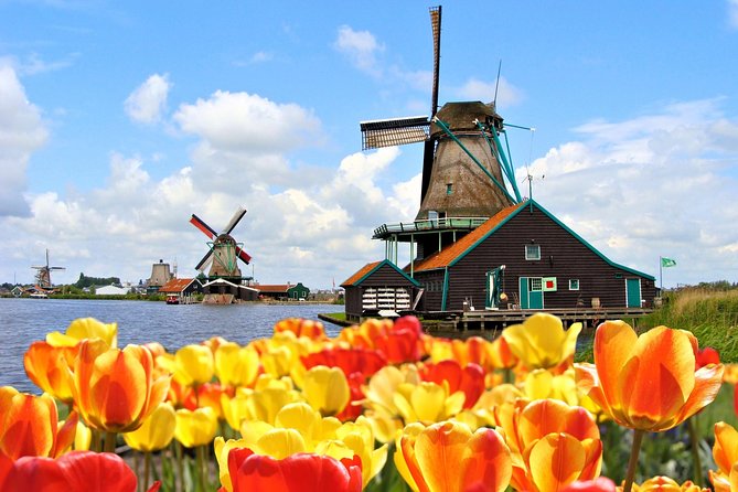 Amsterdam: Keukenhof and Zaanse Schans Windmills Guided Day Trip - Should you book the Keukenhof and Zaanse Schans day trip?