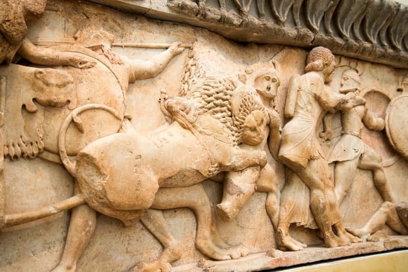 Athens: Delphi and Arachova Day Trip with Guide - Lunch, free time, and the main scheduling catch