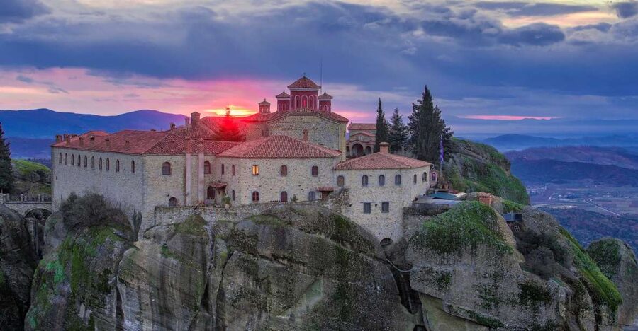 Athens: Meteora 2-Day Trip with Hotel, Sunset & Morning tour - Why two days work better than one