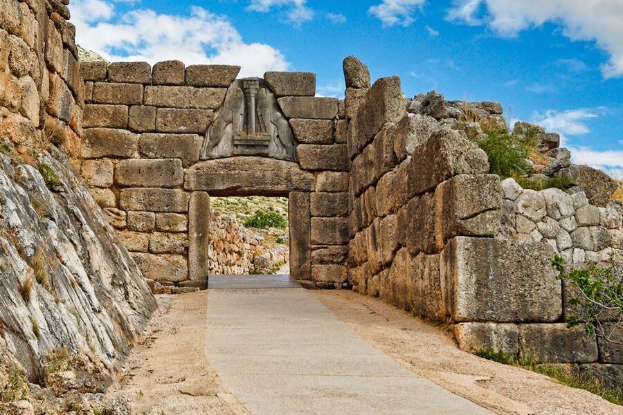 Athens: Peloponnese Highlights Day Trip and V.R. Audio Guide - Why this Peloponnese route works from Athens