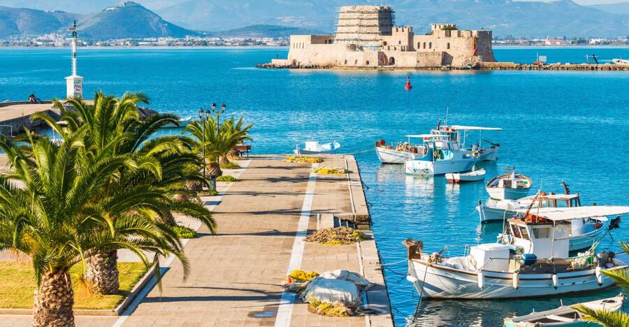 Athens: Peloponnese Highlights Day Trip and V.R. Audio Guide - How the VR device changes the ruins