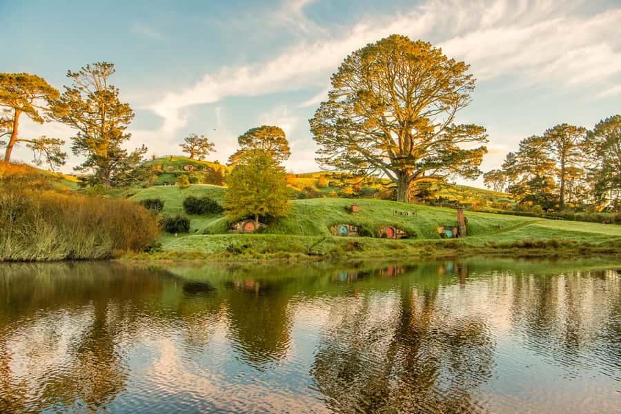 Auckland: Hobbiton Movie Set Day Trip with Festive Lunch - Is $182 a fair price?