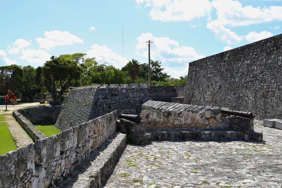 Bacalar: Lagoon, Pirate Canal, Stromatolite Day Trip w/Lunch - The Four-Hour Road Trip from Riviera Maya