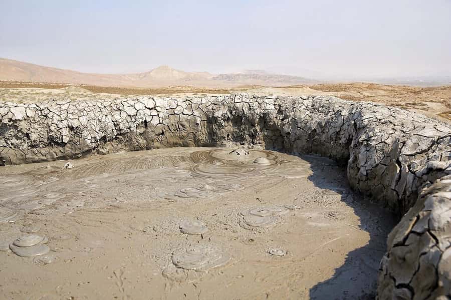 Baku: Gobustan, Volcanoes, Fire Temple and Yanardag Day Trip - Gobustan’s petroglyphs and prehistoric daily life