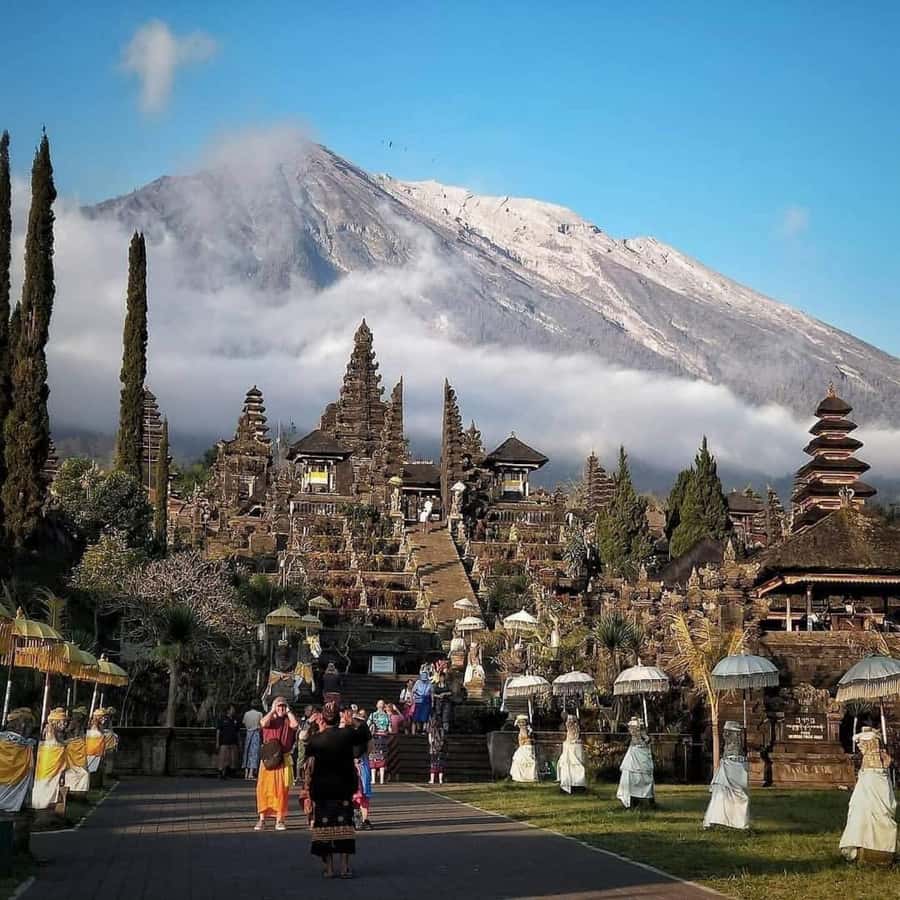 Bali : Day Trip to Besakih Temple & 2 Hidden Waterfalls - The 8:30 pickup and the long road east