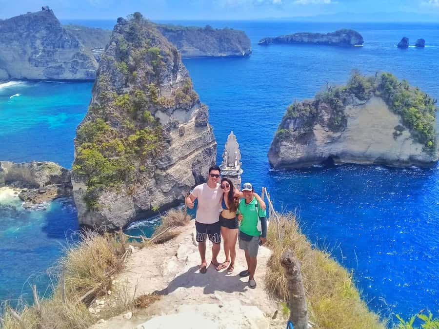 Bali: Day Trip to East Nusa Penida, Atuh & Diamond Beach - What the guide adds to the day