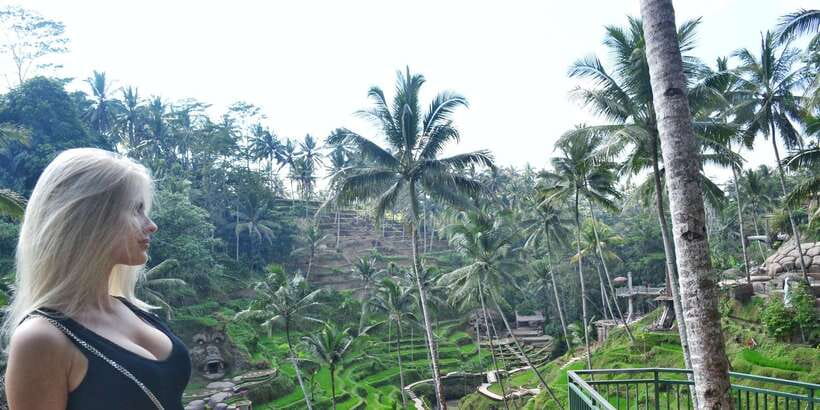 Bali: Ubud Waterfall, Village and Pool Club Day Trip - Tegenungan Waterfall and the stair question
