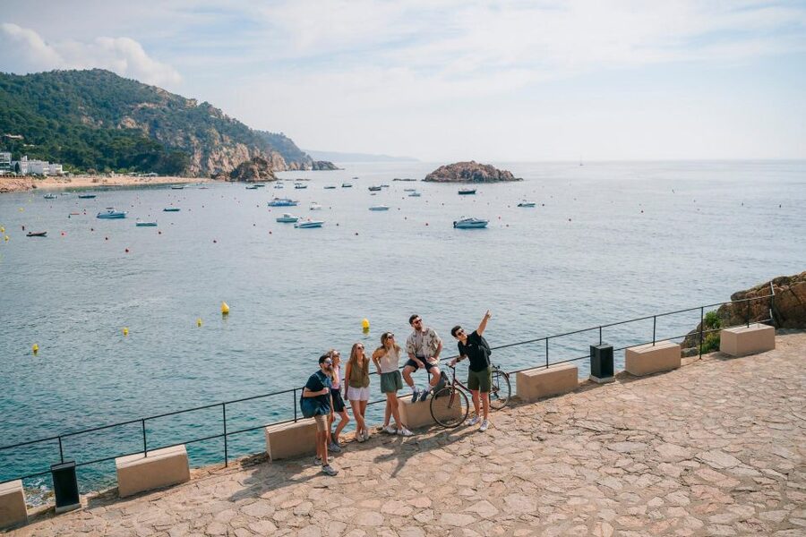 Barcelona: Montserrat, Girona & Costa Brava Guided Day Trip - Meeting in Barcelona and settling into the bus