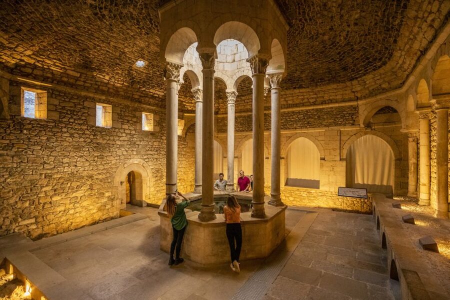 Barcelona: Montserrat, Girona & Costa Brava Guided Day Trip - Tossa de Mar: the short coastal finale