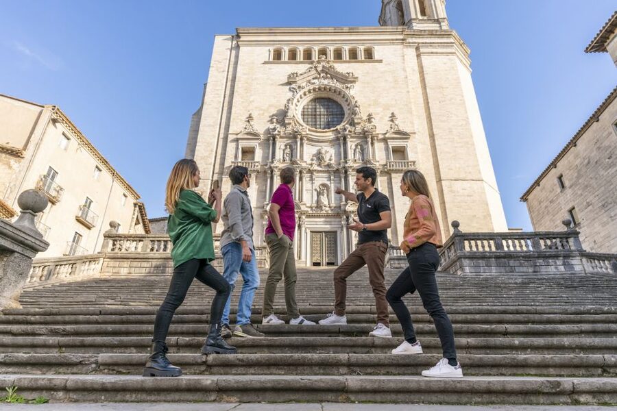 Barcelona: Montserrat, Girona & Costa Brava Guided Day Trip - Who should book this day trip?