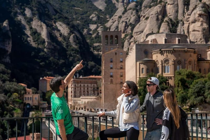 Barcelona: Walking and Horse Riding Day-Trip in Montserrat - Meeting the group in central Barcelona