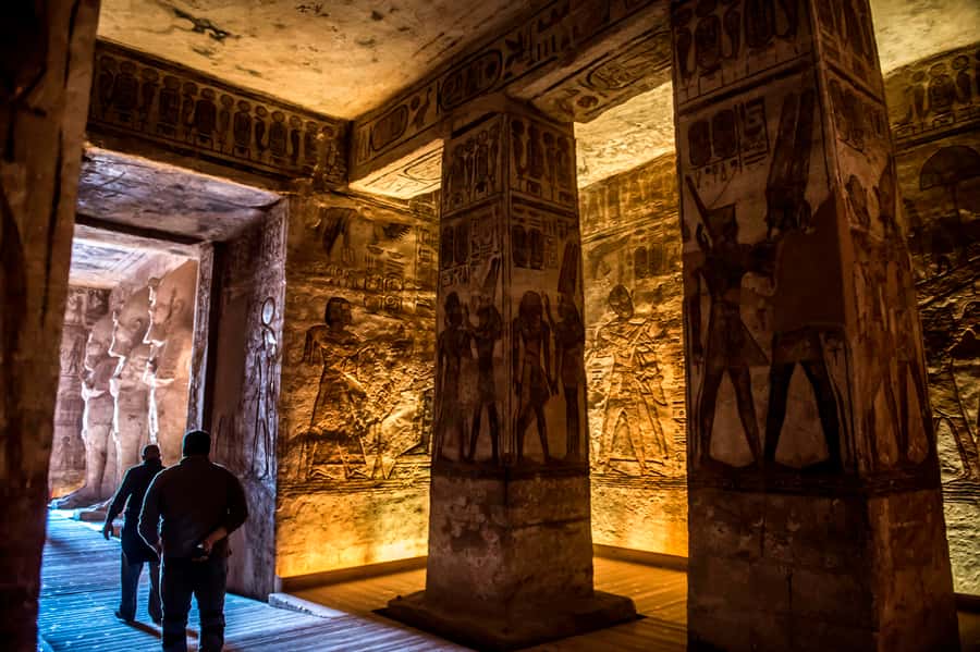 Best Private Day Trip To Abu Simbel From Aswan - How the guide prepares you before the temples
