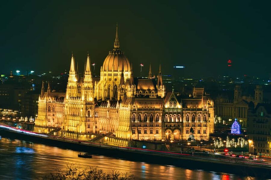 Bratislava and Budapest Guided Day Trip - Two capitals, one very long day