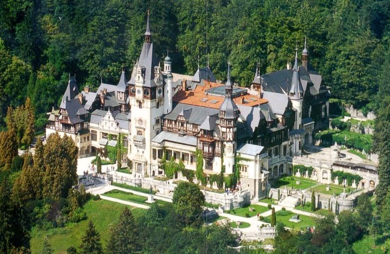 Bucharest: Bran & Peles Castle with Rasnov Citadel Day Trip - From Bucharest to the Prahova Valley