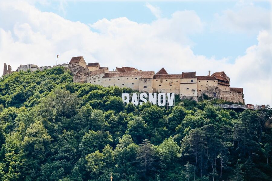 Bucharest: Bran & Peles Castle with Rasnov Citadel Day Trip - Rasnov Citadel, built for defense