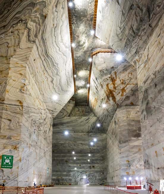 Bucharest Day Trip: Slanic Salt Mine & Tomb of Dracula - Key points at a glance