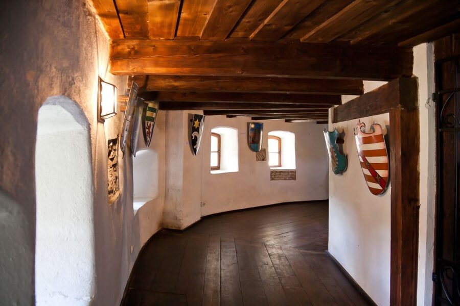 Bucharest: Day Trip to Dracula Castle, Peles Castle & Brașov - FAQ
