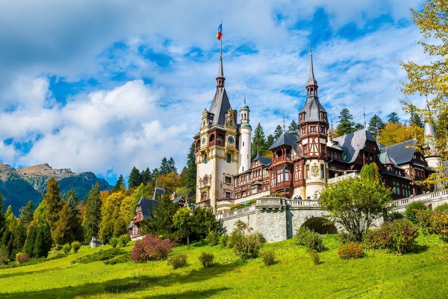 Bucharest: Day Trip to Dracula Castle, Peles Castle & Brașov - Who should book this day trip?