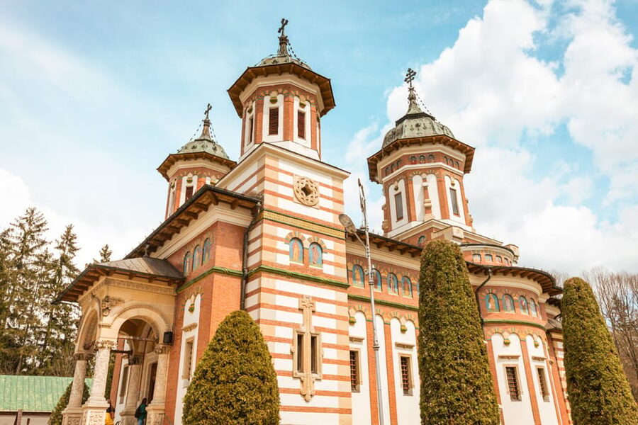 Bucharest: Dracula's Castle, Peleș Castle & Brașov Day Trip - What the $36 price really includes