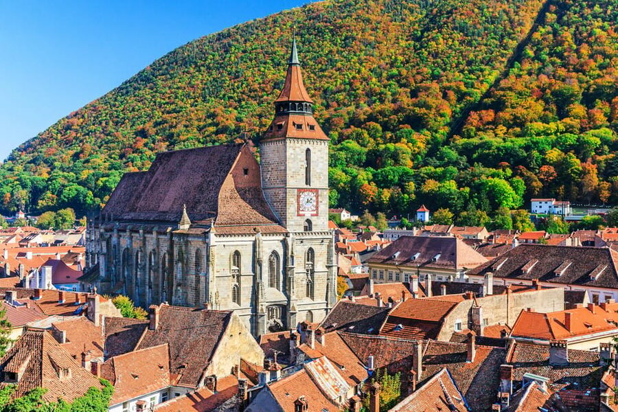 Bucharest: Peles & Dracula's Castle and Brasov Full-Day Trip - Brașov’s old town in a short visit