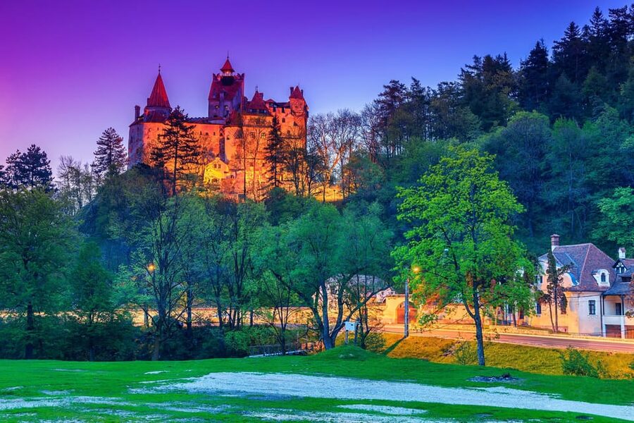 Bucharest: Peles & Dracula's Castle and Brasov Full-Day Trip - Peleș Castle: Romania’s royal showpiece