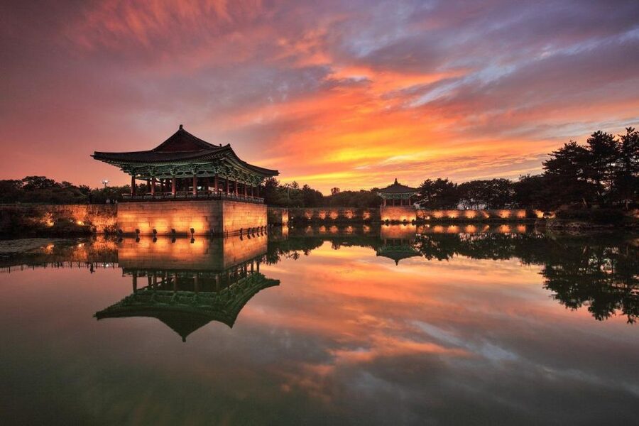 Busan: Gyeongju Guided Day Trip to Three Kingdoms Capital - Seokguram Grotto and Cheomseongdae