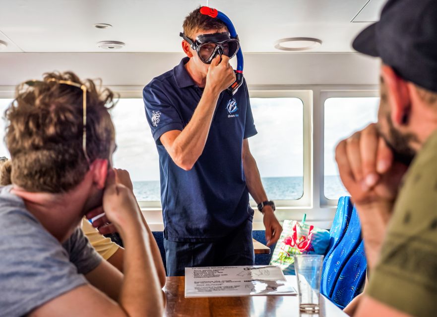 Cairns: Premium Snorkelling and Diving Reef Day Trip - What makes the crew important