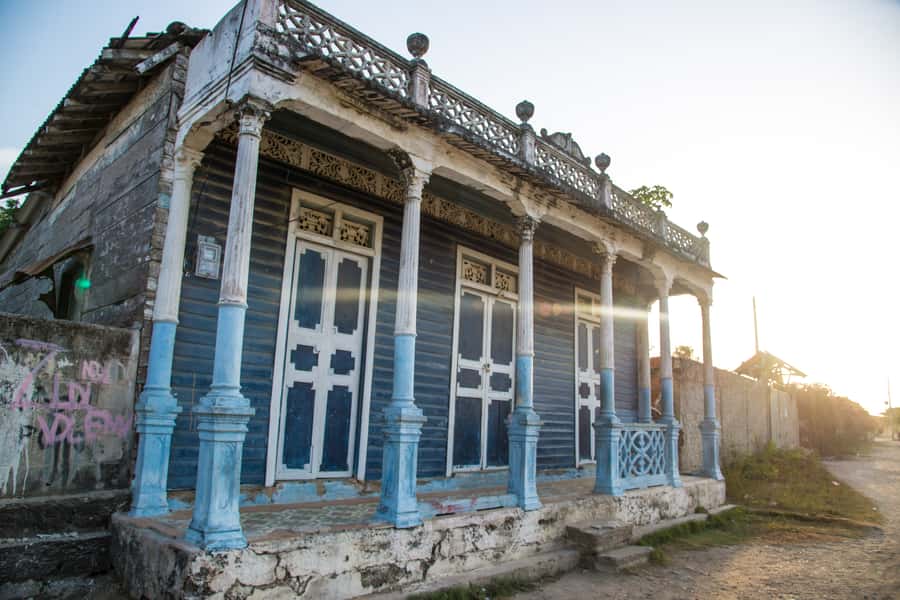 Cartagena: Rosario Island and Mangroves Private Day Trip - Breakfast in a Barú family home