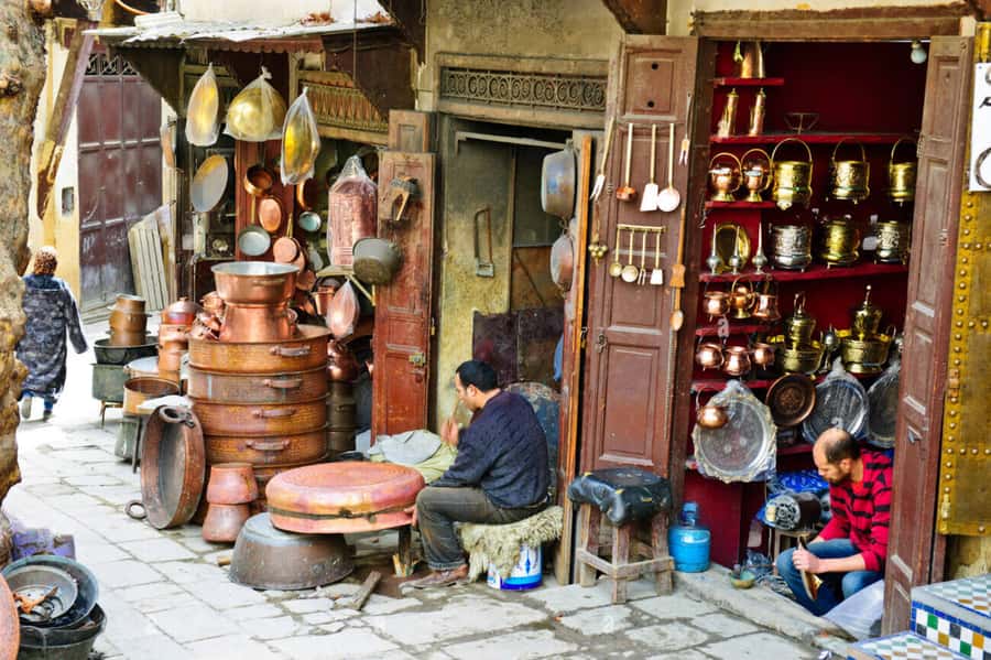 Casablanca to Fez: Scenic & Historical Day Trip with Lunch - Walking through the Mellah and Ibn Danan Synagogue