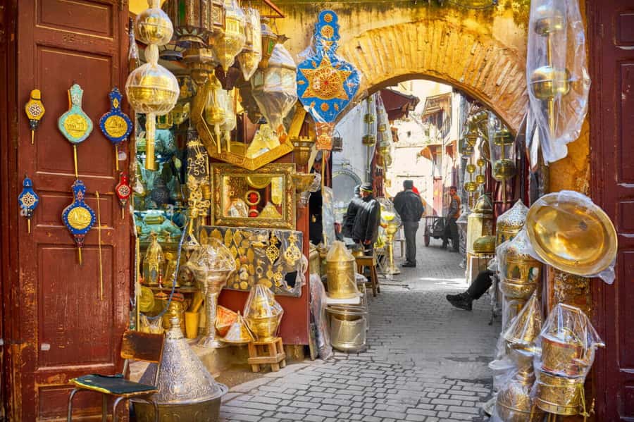 Casablanca to Fez: Scenic & Historical Day Trip with Lunch - The medina walk: beautiful, confusing, and tiring