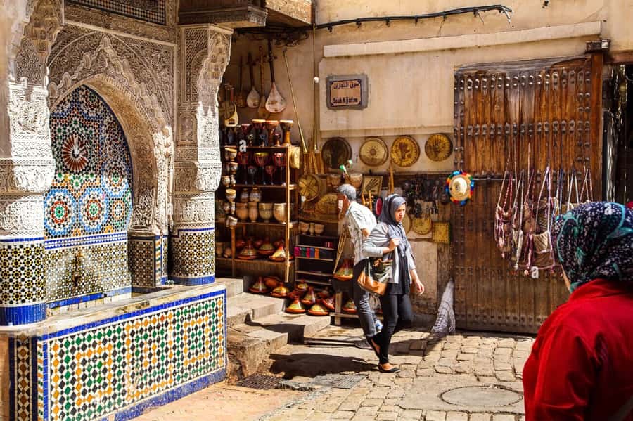 Casablanca to Fez: Scenic & Historical Day Trip with Lunch - Starting at Kairaouine University
