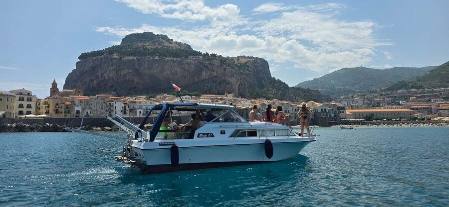 Cefalù: Coast-to-coast boat day trip with snorkeling and aperitif - Guide Service and Communication