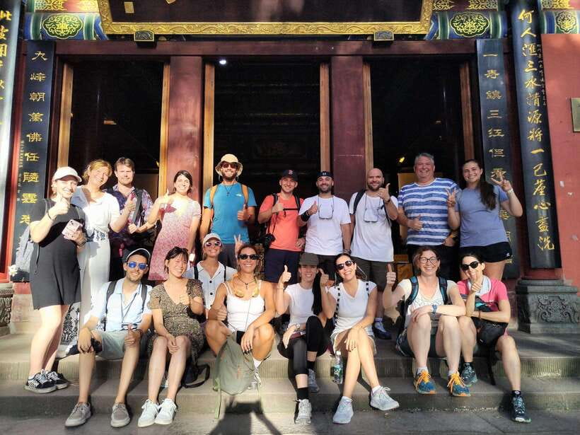 Chengdu: Giant Panda and Leshan Buddha Day Trip - What your panda visit can realistically include