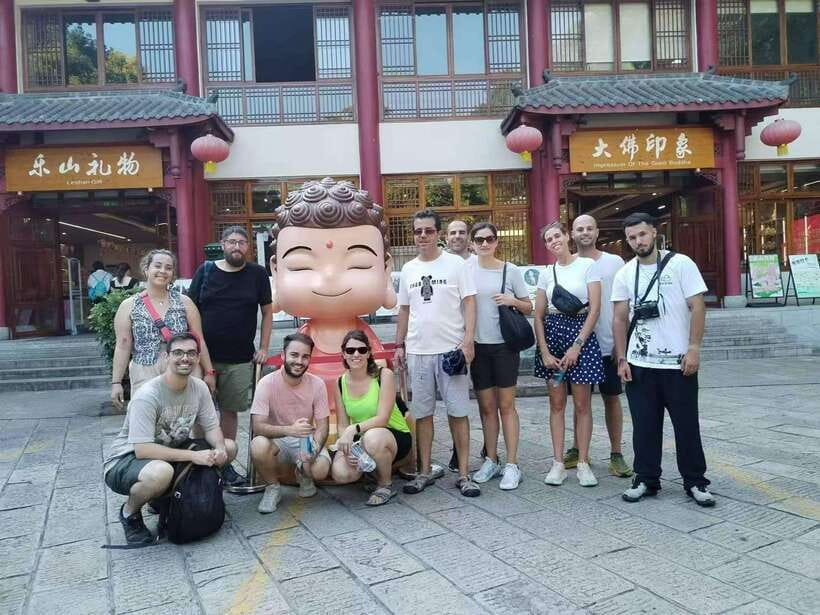 Chengdu: Giant Panda and Leshan Buddha Day Trip - The panda base is best before the crowds