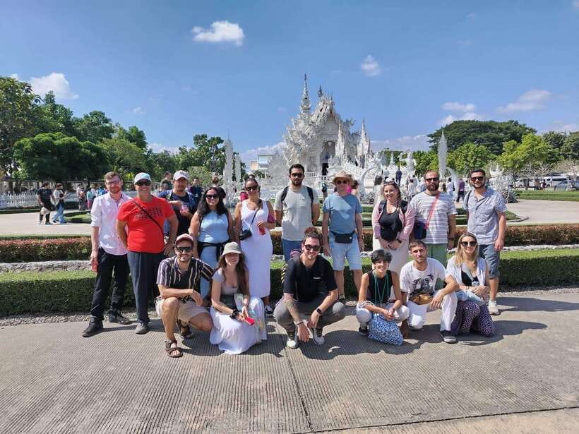 Chiang Mai: Chiang Rai Temples, Karen Tribe and Hot Springs - Lunch in Chiang Rai: simple and flexible