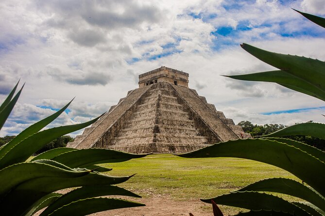 Chichen Itza, Cenote and Valladolid Small Group Day Trip - Chichen Itza: two hours with a guide