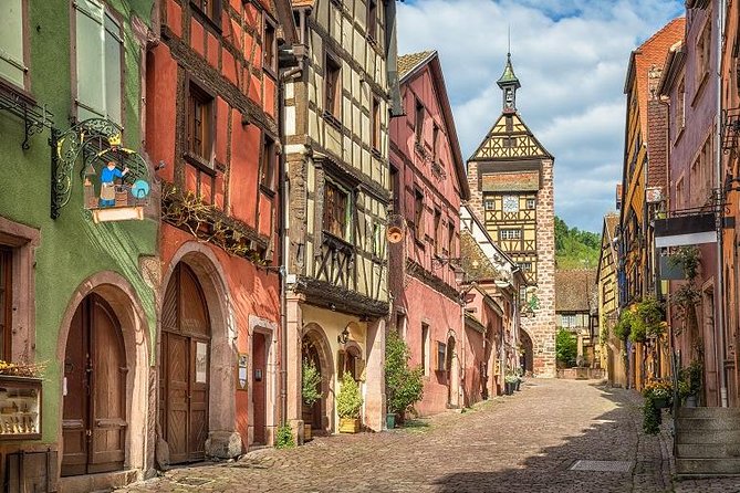 Colmar, Medieval Village & Castle Small Group from Strasbourg - Eguisheim and the winter warning