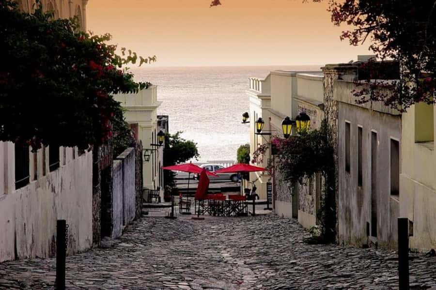 Colonia del Sacramento: Small-Group Day Trip - City walls and the lighthouse view