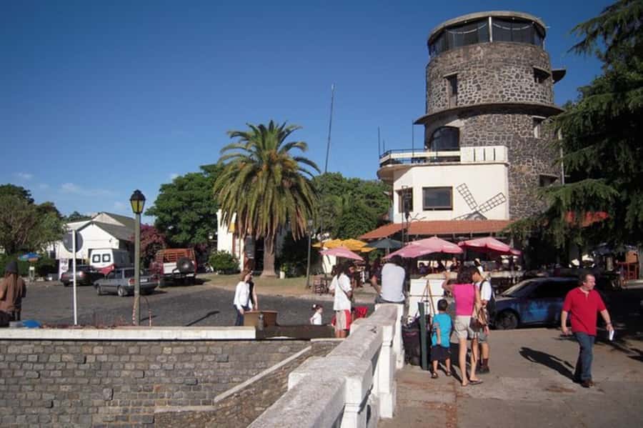 Colonia del Sacramento: Small-Group Day Trip - Basilica and convent ruins