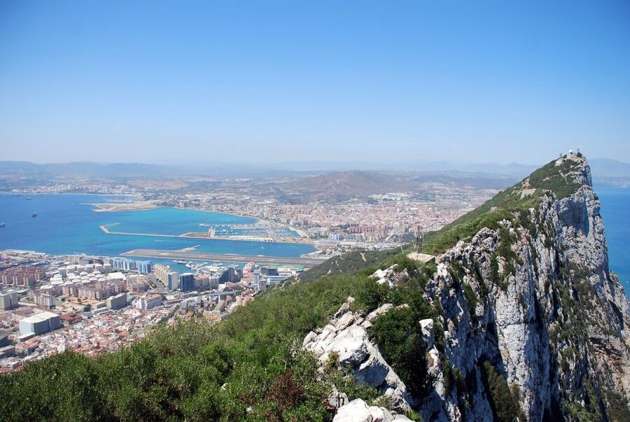 Costa del Sol: Gibraltar Day Trip with Optional Rock Tour - Why Gibraltar makes a memorable day from Málaga