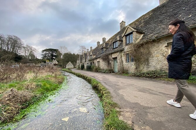 Cotswolds Day Trip from London with Optional Village Lunch - The guide and driver can shape the whole day