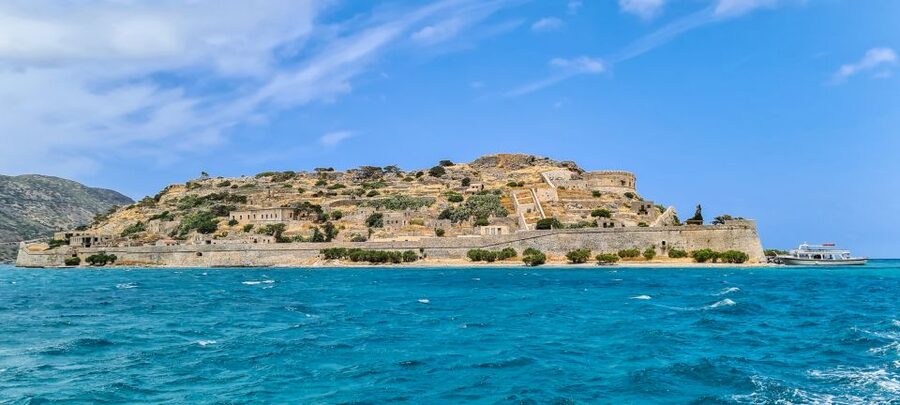 Crete: Day Trip to Agios Nikolaos and Spinalonga Island - Elounda brings food, beach time, and a change of pace