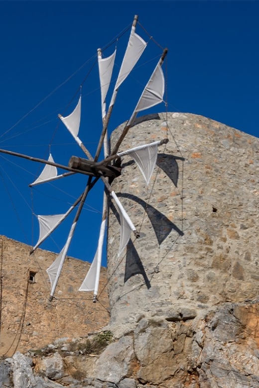 Crete: Lasithi Plateau & Knossos Palace Day Trip - What the guides and driver add