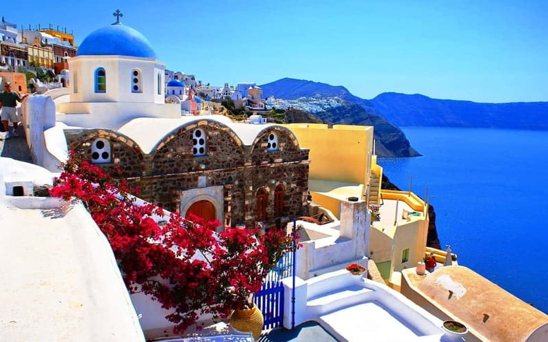 Crete: Santorini Day Trip with Fast Ferry Cruise - Arriving at Athinios Port and finding your bus