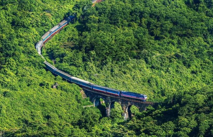 Da Nang: Hue Imperial Day Trip, Hai Van Pass Train, & Lunch - Starting early from central Da Nang